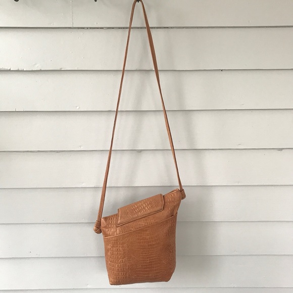 Tom Thomas tan leather embossed asymmetrical crossbody purse - Picture 10 of 15